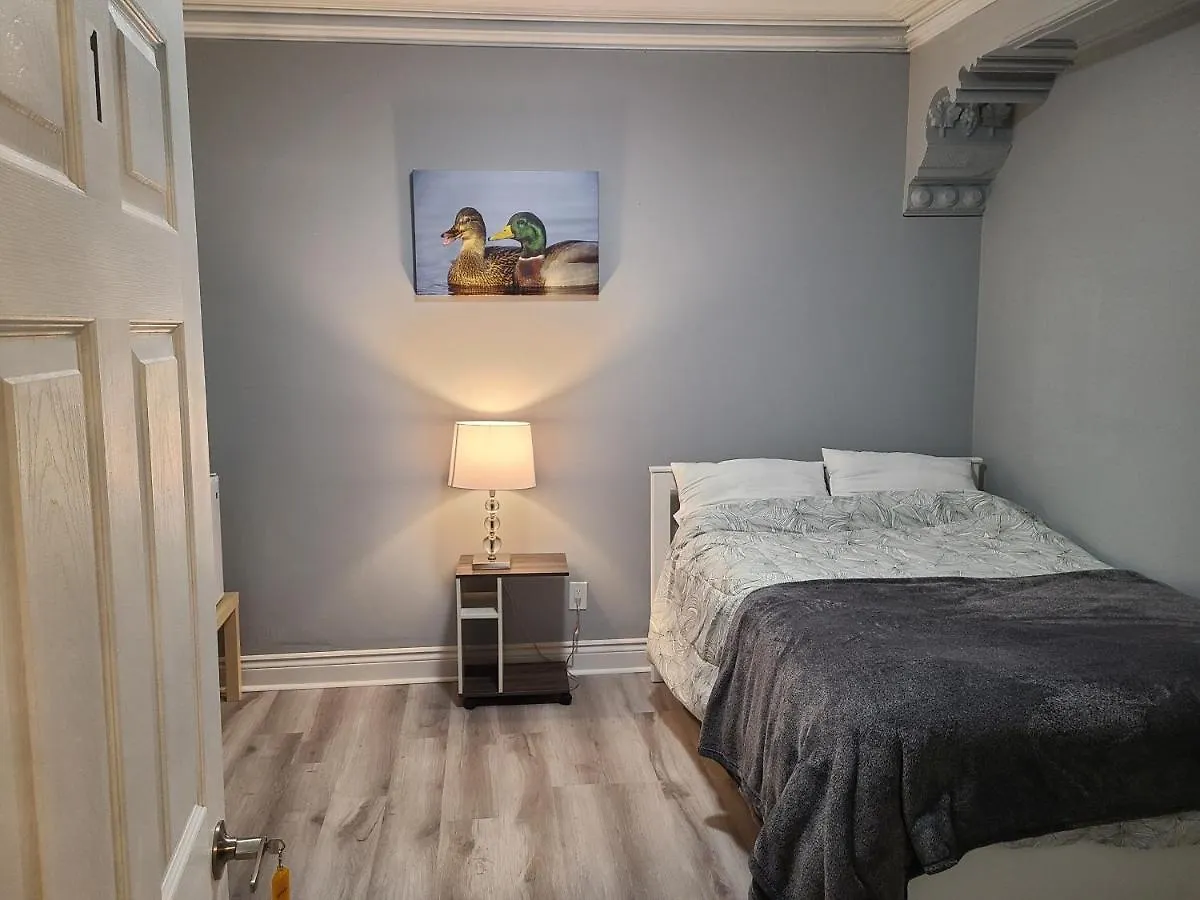 Bed & Breakfast Downtown Ottawa Spacious Room Accommodation