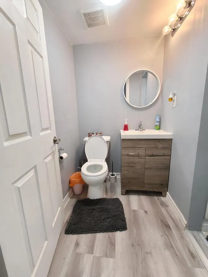 Bed & Breakfast Downtown Ottawa Spacious Room Accommodation