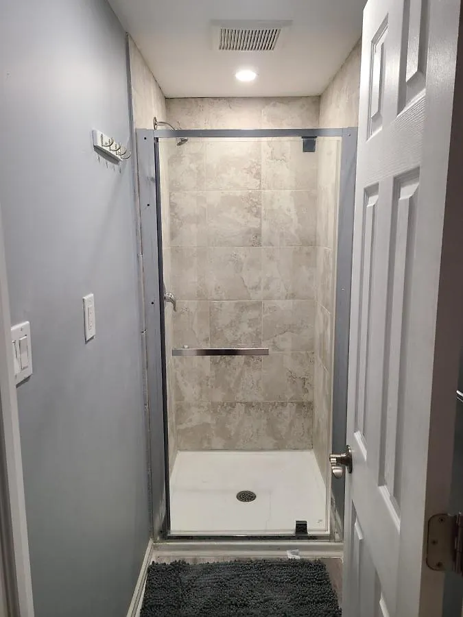 Downtown Ottawa Spacious Room Accommodation 0*,  Canada