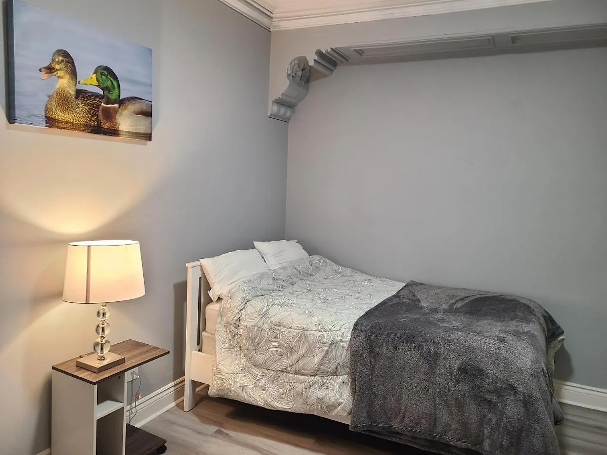 Downtown Ottawa Spacious Room Accommodation 0*,  Canada