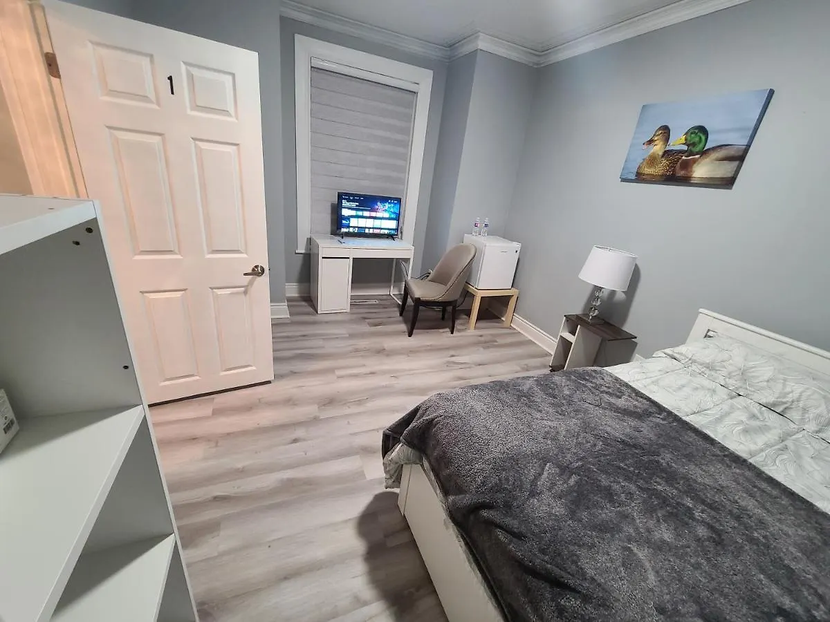 Downtown Ottawa Spacious Room Accommodation Canada